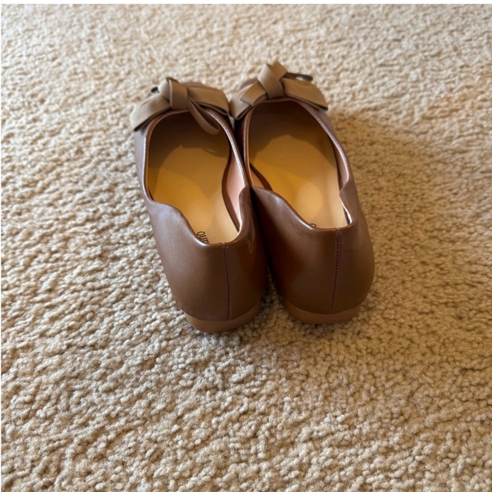 NEVER WORN Chic Brown Flats with Bow Detail - Picture 2 of 4